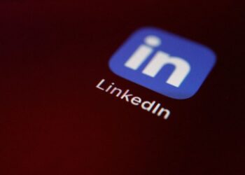 Lawsuit Filed Against LinkedIn for Sharing Customer Data to Train AI Models