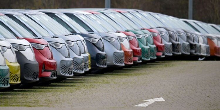 S&P: Central European Banks Resilient Amid Car Industry Upheaval