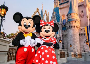 Is Investing in Disney an Obvious Choice? 3 Challenges It Must Overcome.