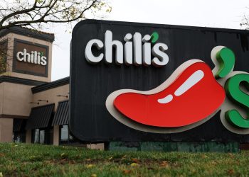 Goldman Recommends Buying Chili’s Parent Company Shares on Dip, Forecasts 40% Upside